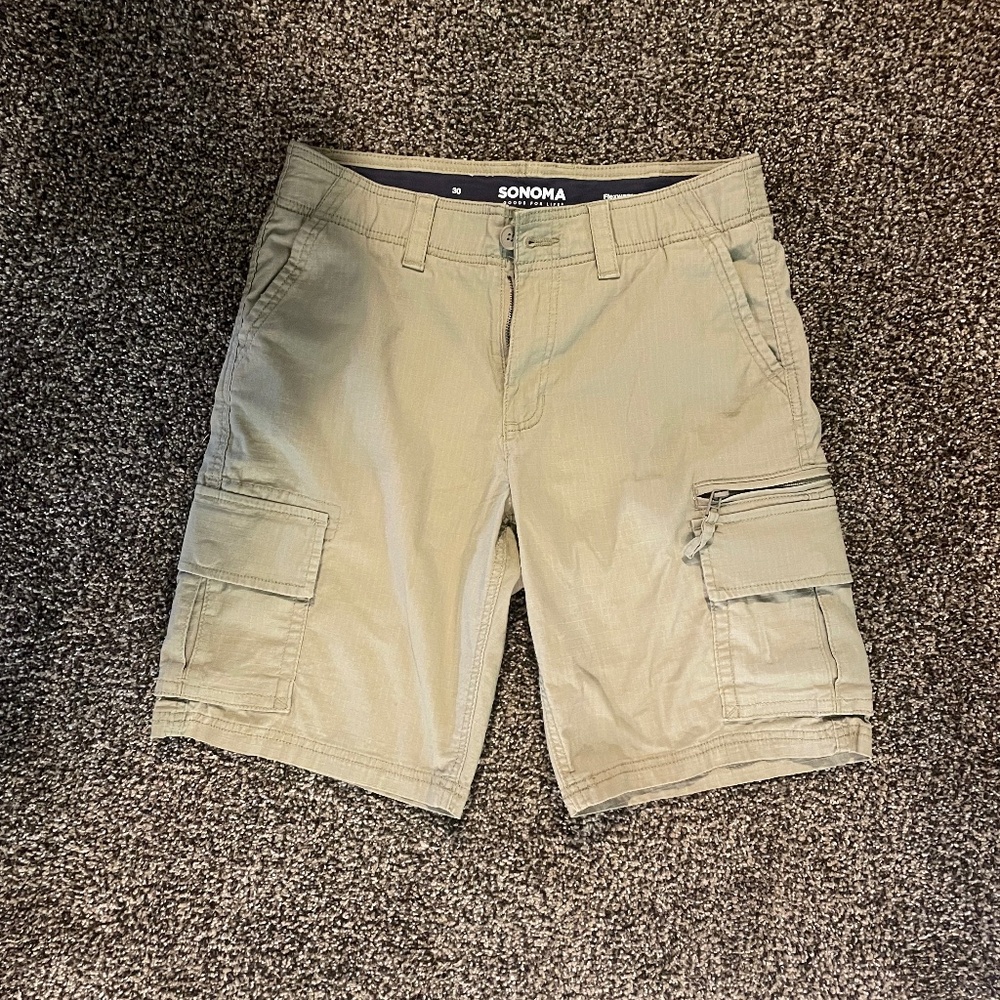 Men’s Sonoma khaki shorts, 30 waist
